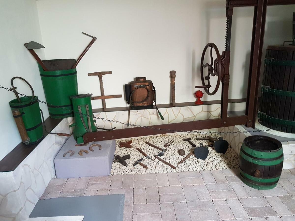 Zur Weinlaube Villa Mönchhof Екстериор снимка